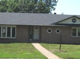 132 Valley View Dr, Jefferson City, MO 65109