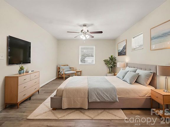 5th image of 1352 Steed St