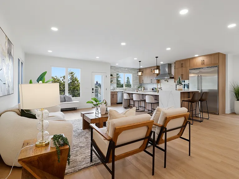 21 Cambridge Way — Photo 4