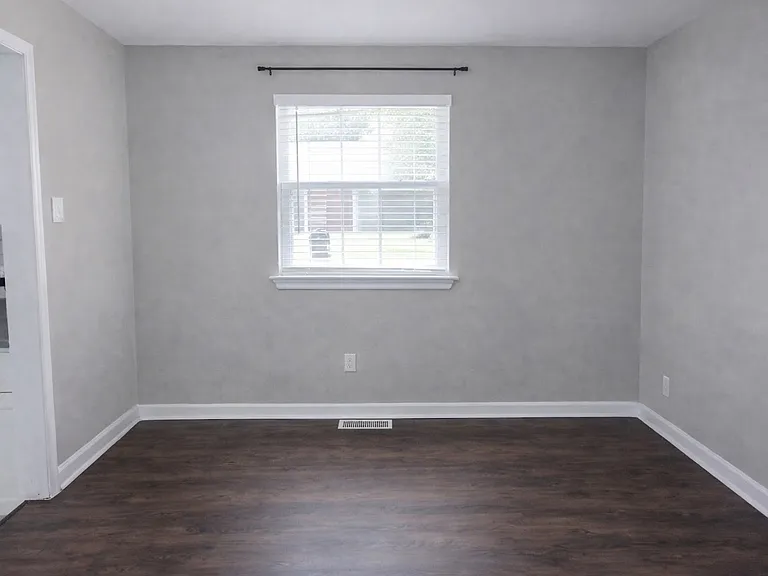 734 Burgess Ave — Photo 6