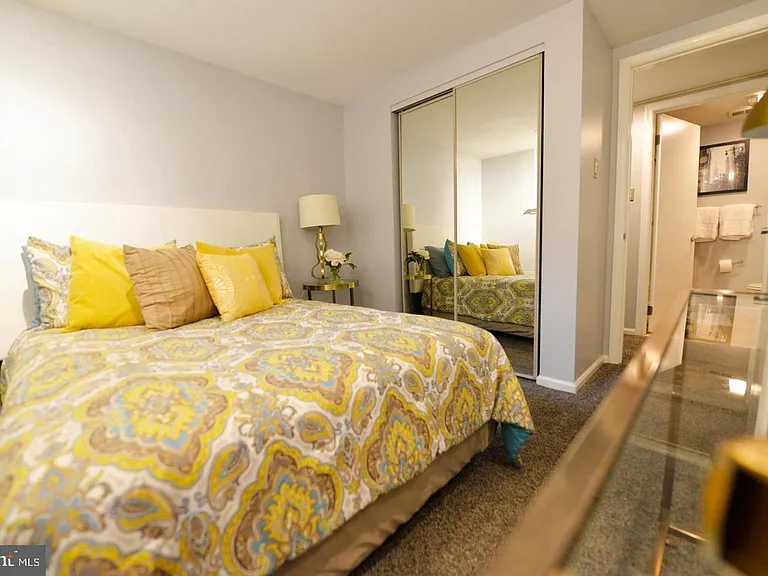 914 Spruce St #4 — Photo 33
