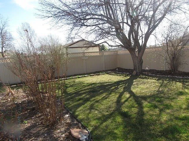 3236 Camelot Dr — Photo 2