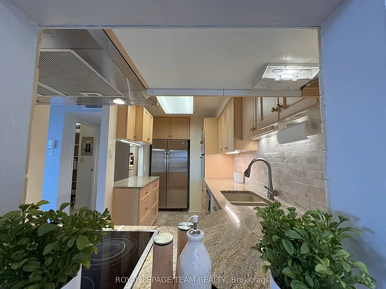 470 Laurier Ave W #1908 — Photo 3