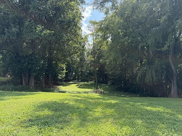 2nd image of 301 S Riverside Dr
