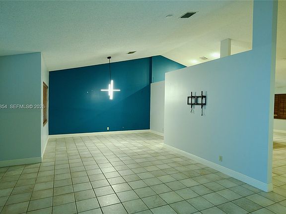 4th image of 9135 Southern Orchard Rd S