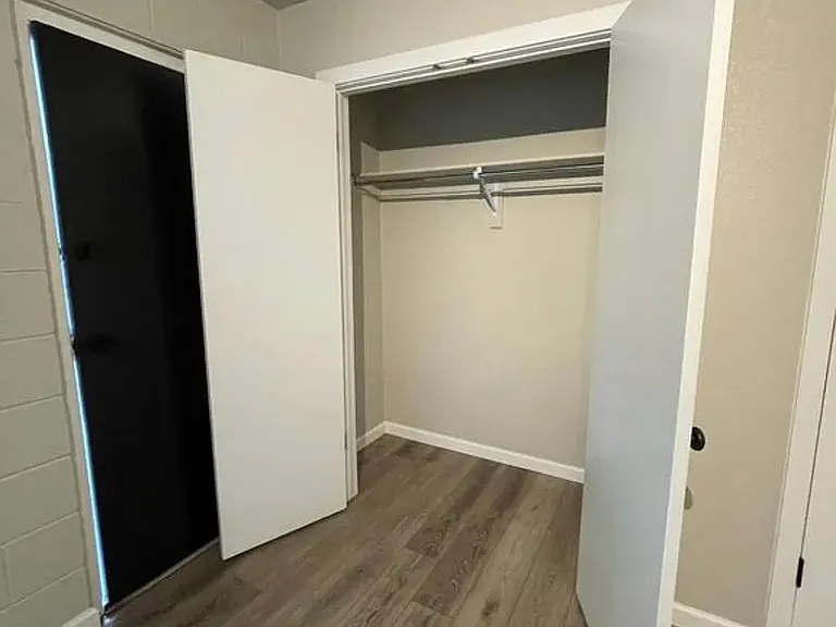 111 S Meldrum St #7 — Photo 15