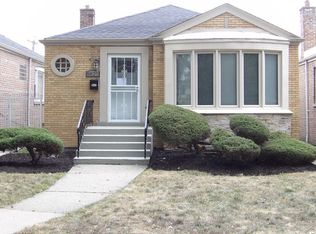 8825 S Clyde Ave, Chicago, IL 60617