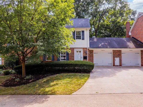 67 Yardley Ln, Akron, OH 44313
