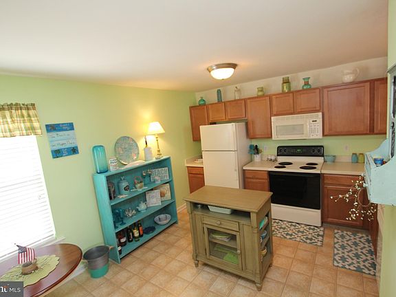 5th image of 108 Nicoles Ct #145
