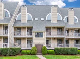 507 River Renaissance, East Rutherford, NJ 07073