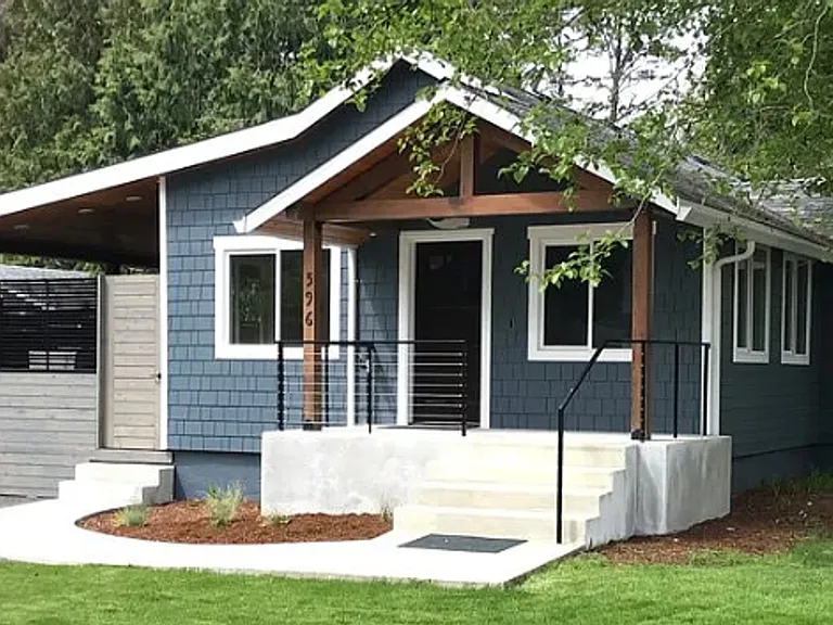 596 N Larch St — Photo 1