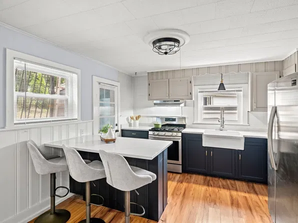 53 Sewall St, Marblehead, MA 01945