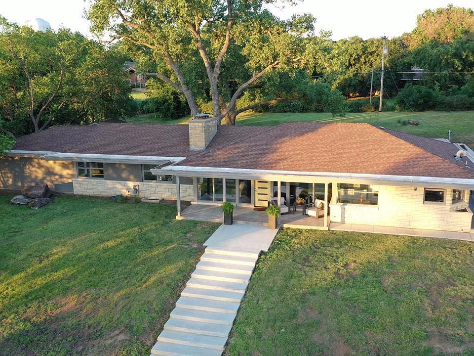 1st image of 441 Uppermill Hgts Dr