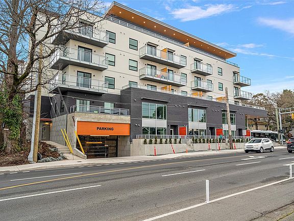 2nd image of 1102 Esquimalt Rd #308