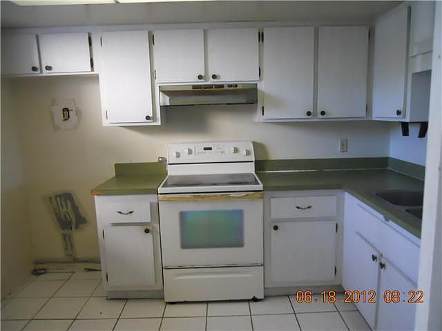 2nd image of 2050 Oleander Blvd APT 6-204