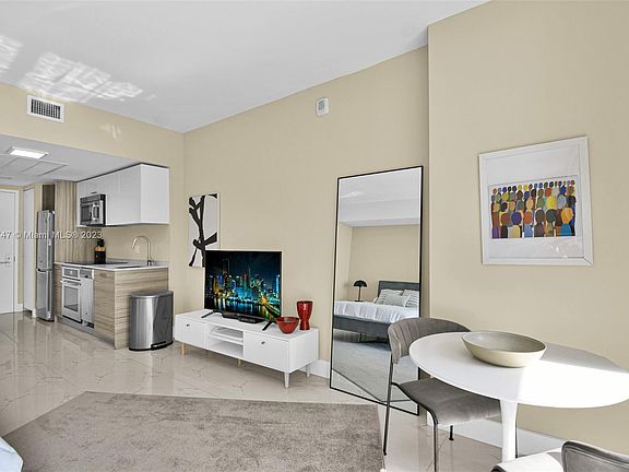 4th image of 1300 Brickell Bay Dr APT 1806