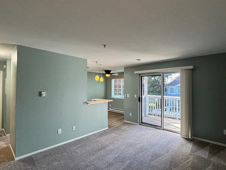 511 Lighthouse Dr — Photo 1