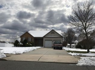 516 Coleman Dr, Clayton, NJ 08312