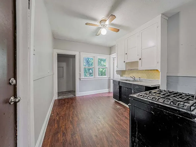 3484 W 58th St — Photo 11