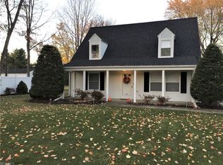 1863 Greenbrier Dr, Ashtabula, OH 44004
