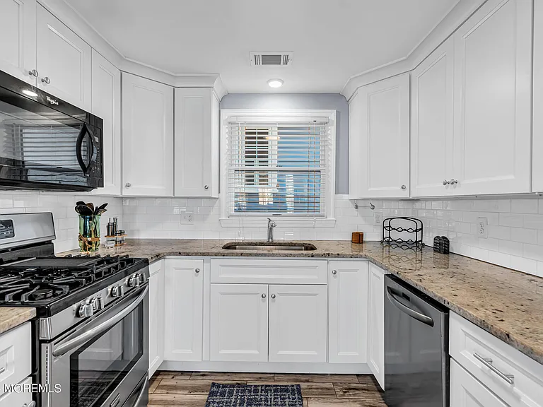 10 Pershing Ave #FRONT — Photo 6