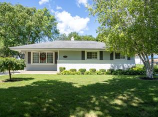 7216 Dorchester Ln, Greendale, WI 53129
