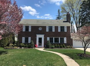 40 Stuart Pl, Manhasset, NY 11030