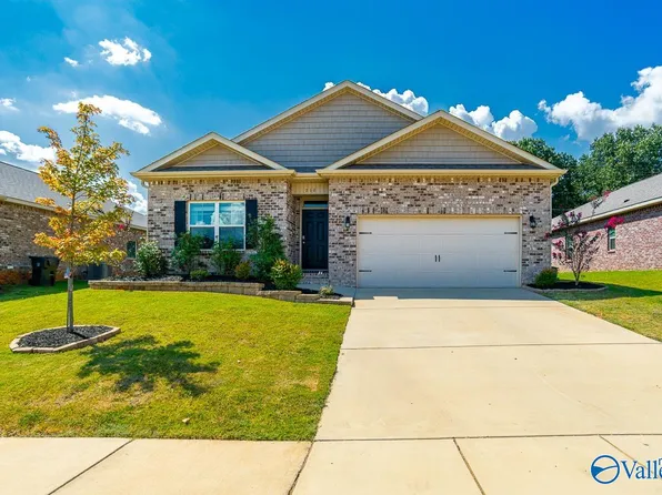 210 Lakewater Cir, Meridianville, AL 35759