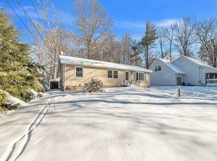 15 Linden Ave, East Longmeadow, MA 01028
