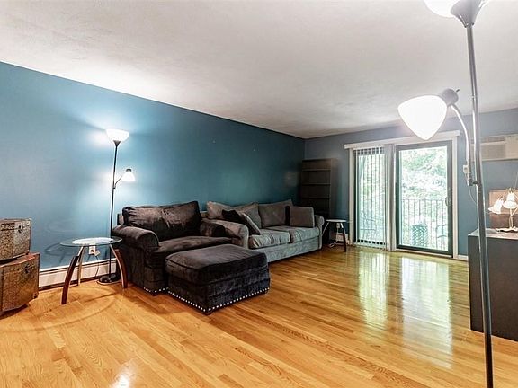 4th image of 458-460 Eastern Ave Unit 14