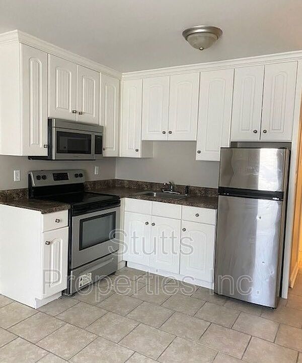 1st image of 414 Hermitage Dr Unit 2