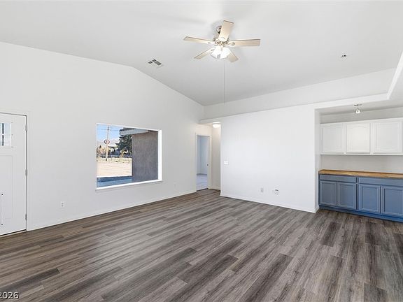 4th image of 140 Domingo St