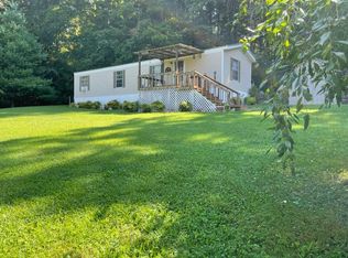 1020 Bill Easterly Rd, Byrdstown, TN 38549