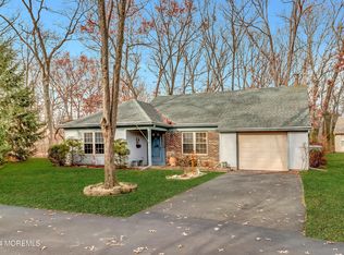 22 Morning Glory Ln, Whiting, NJ 08759