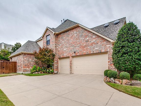3rd image of 1105 Woodcliff Dr