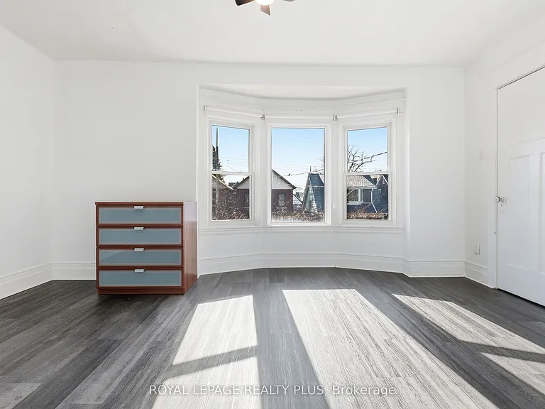 115 Kensington Ave N — Photo 13