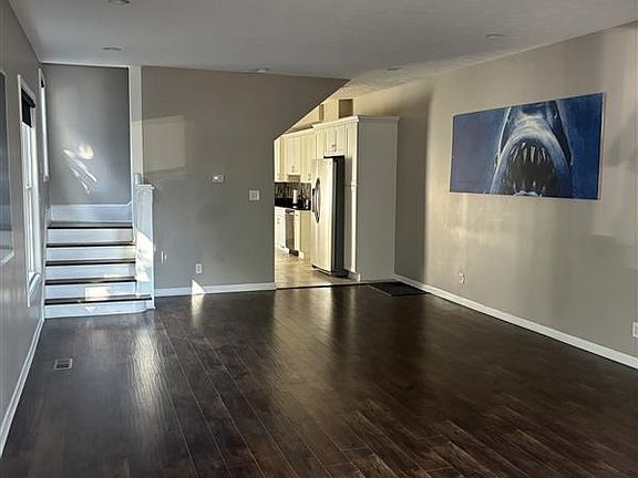 4th image of 1450 Pleasant St
