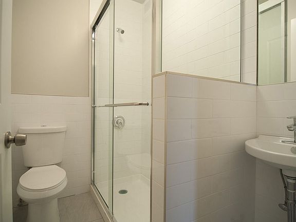 4th image of 2299 A C Powell Blvd APT 3D
