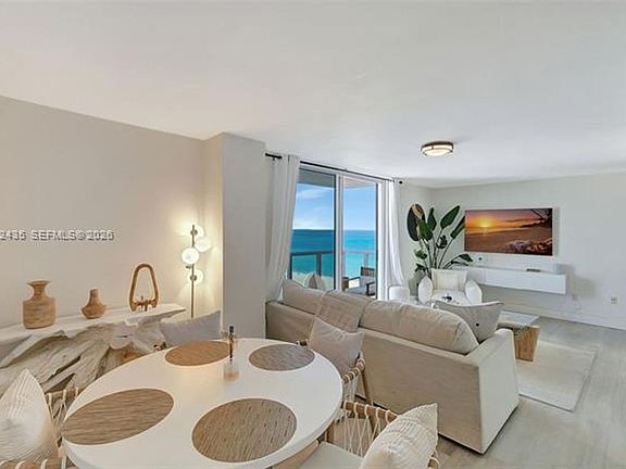 4th image of 2457 Collins Ave #Cu-1402