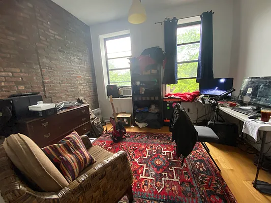 Rented by Compass | media 10