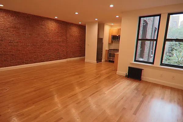 Rented by PMG Real Estate  | media 30