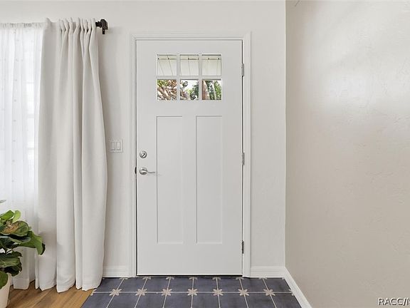 5th image of 203 S Lee St