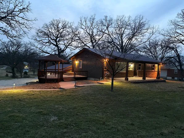 24 Briarwood Rd, Eldon, MO 65026