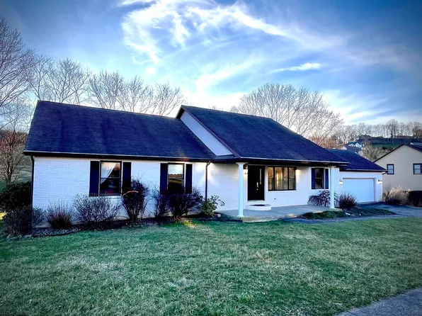 1145 Steeplechase Dr, Morgantown, WV 26508