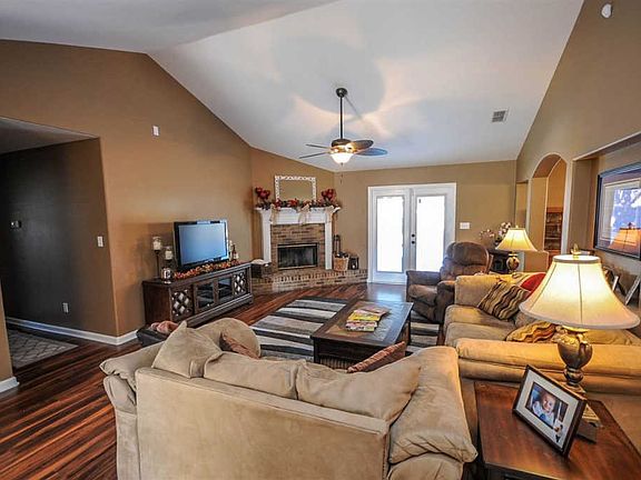 4th image of 22 Shoemaker Ct