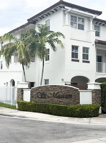 3 bed, 2.5 bath, $2,900 — Photo 1
