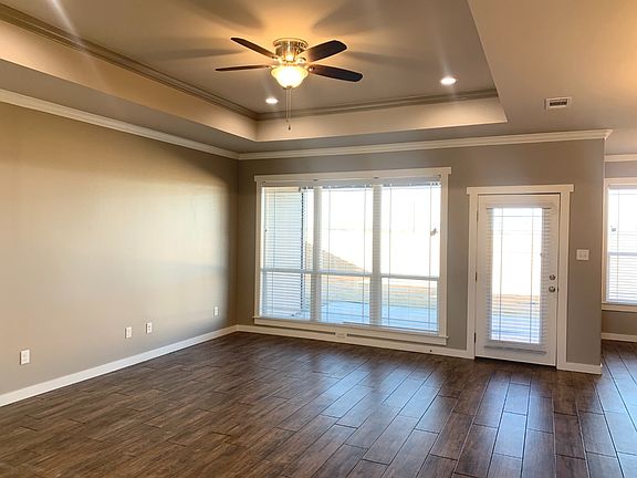 3rd image of 4018 Blair Ln #6