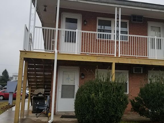 2nd image of 301 Ikeler St #14