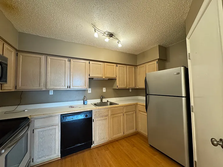 3101 Patrick Henry Dr #132 — Photo 43