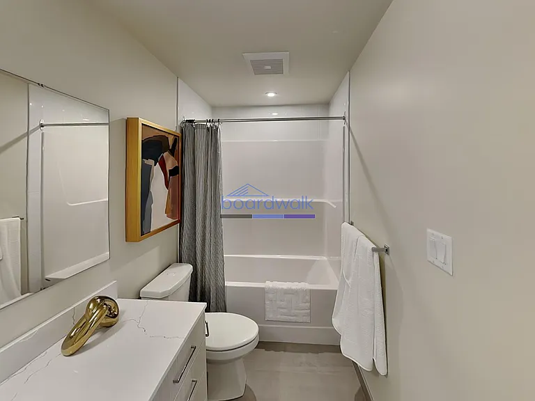 1301 Burnside Rd W — Photo 21